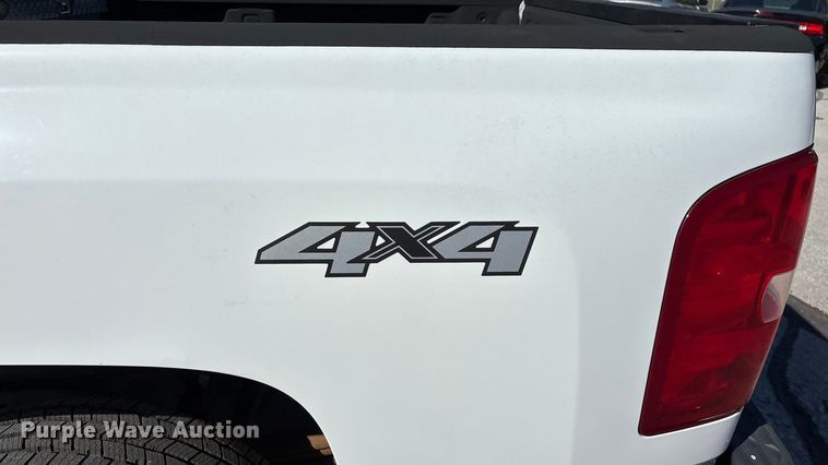 image for item ED2319 2011 Chevrolet Silverado 1500 Ext. Cab pickup truck