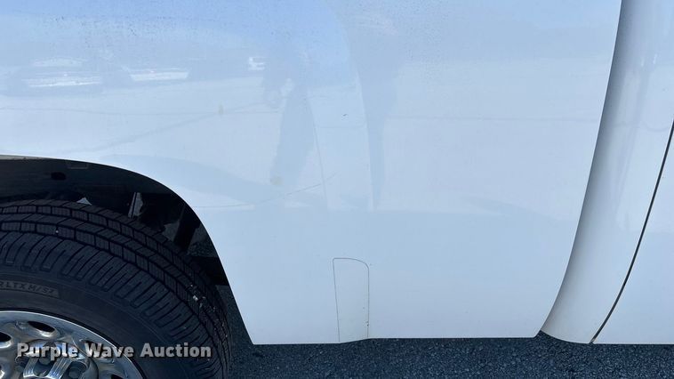 image for item ED2319 2011 Chevrolet Silverado 1500 Ext. Cab pickup truck