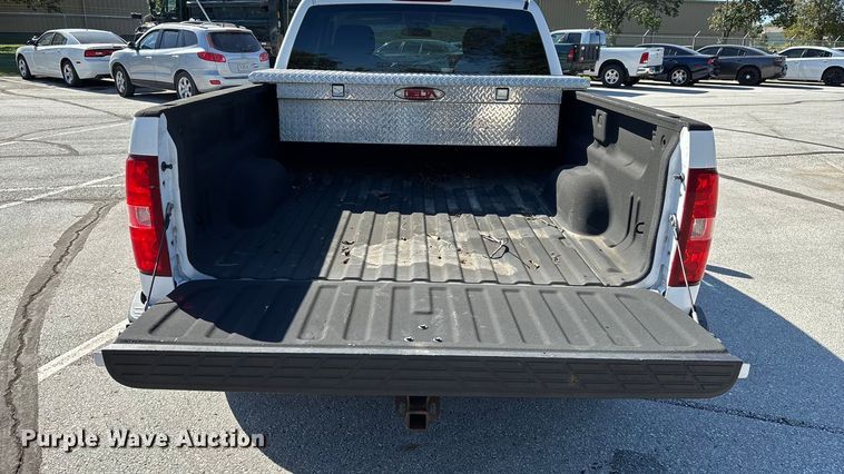image for item ED2319 2011 Chevrolet Silverado 1500 Ext. Cab pickup truck