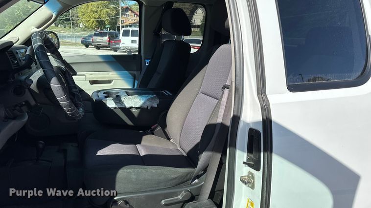 image for item ED2319 2011 Chevrolet Silverado 1500 Ext. Cab pickup truck