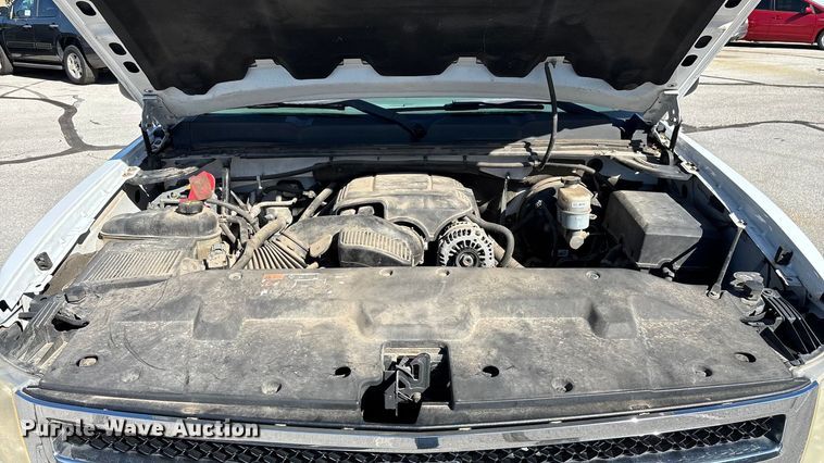 image for item ED2319 2011 Chevrolet Silverado 1500 Ext. Cab pickup truck