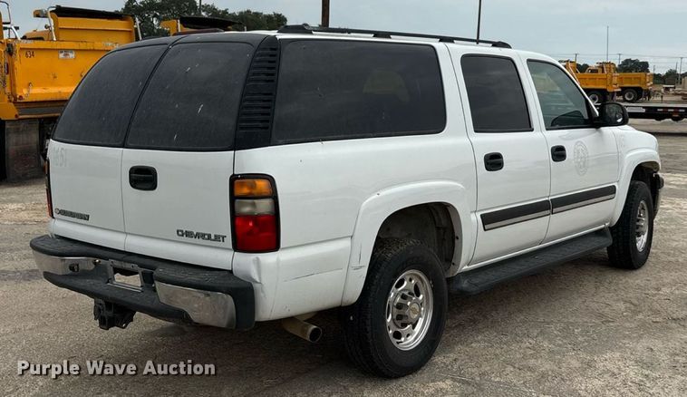 image for item ED5827 2004 Chevrolet Suburban 2500 SUV