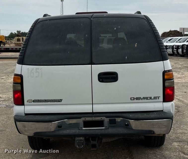 image for item ED5827 2004 Chevrolet Suburban 2500 SUV