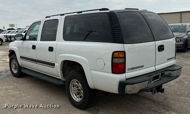 image for item ED5827 2004 Chevrolet Suburban 2500 SUV
