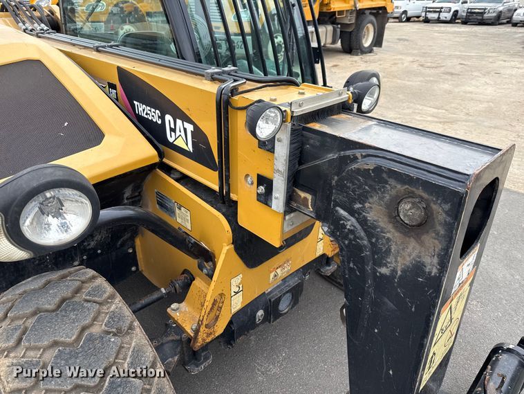 image for item ED5828 2016 Caterpillar TH255C telehandler