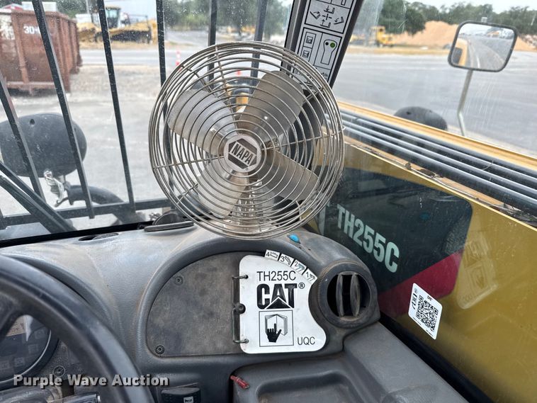 image for item ED5828 2016 Caterpillar TH255C telehandler