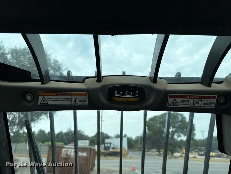 image for item ED5828 2016 Caterpillar TH255C telehandler