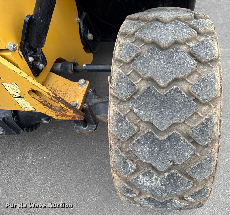 image for item ED5828 2016 Caterpillar TH255C telehandler