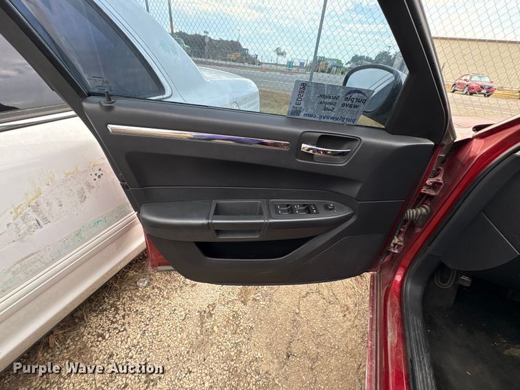 image for item ED5829 2010 Chrysler 300 