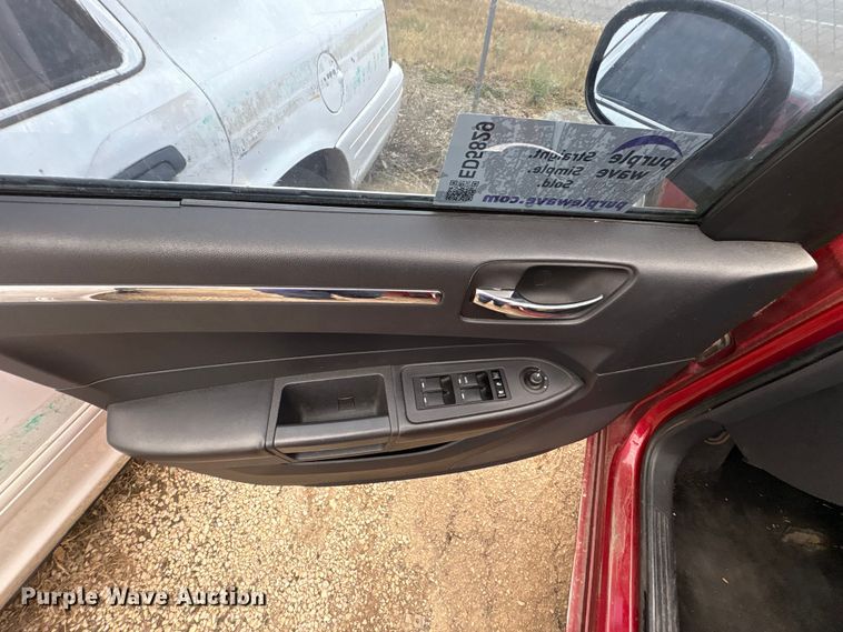 image for item ED5829 2010 Chrysler 300 