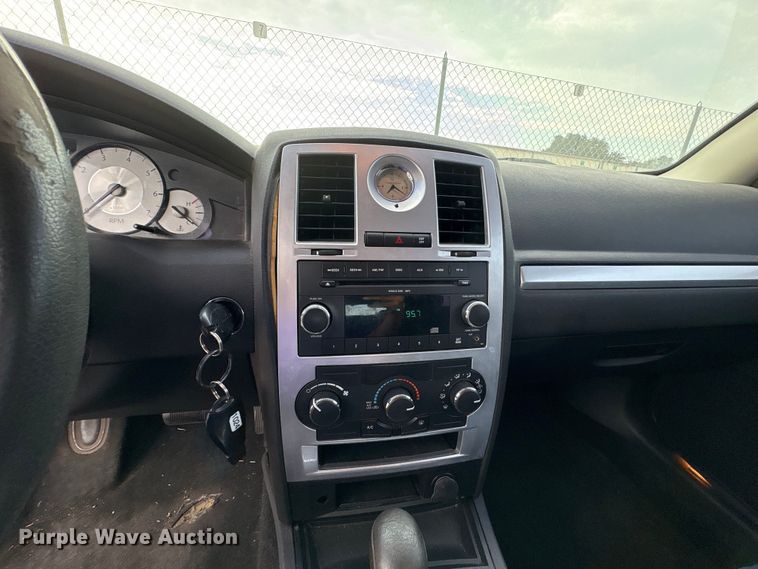 image for item ED5829 2010 Chrysler 300 