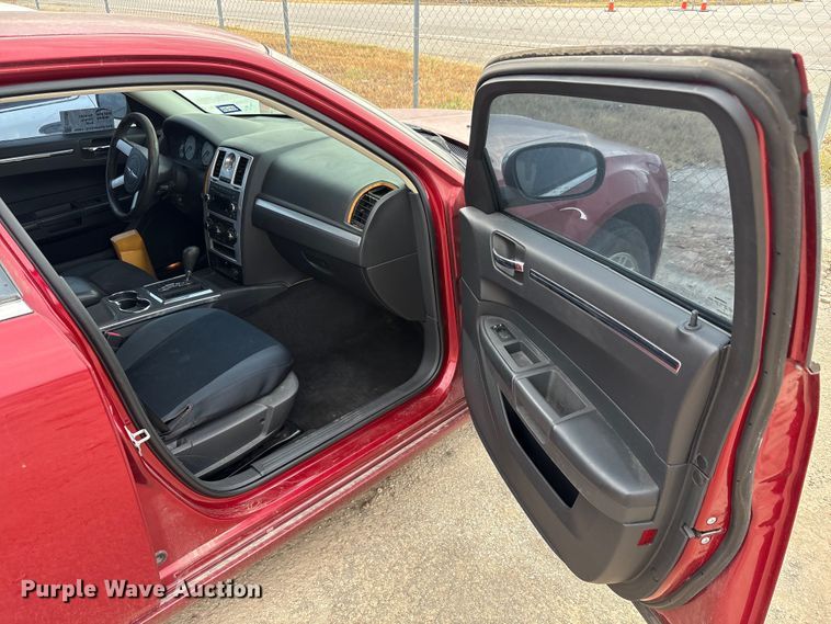 image for item ED5829 2010 Chrysler 300 