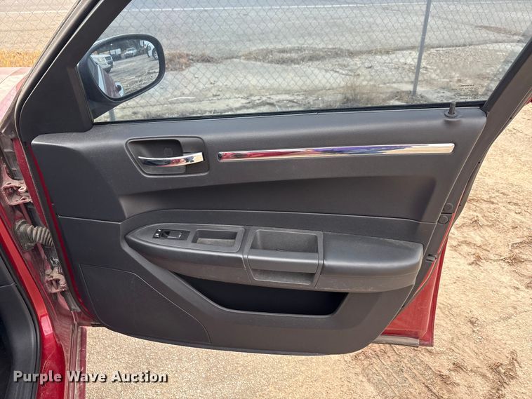 image for item ED5829 2010 Chrysler 300 