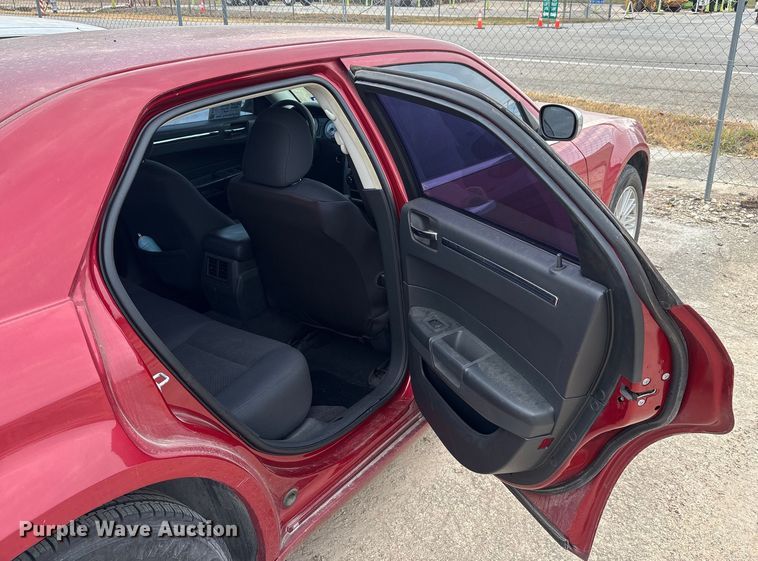 image for item ED5829 2010 Chrysler 300 