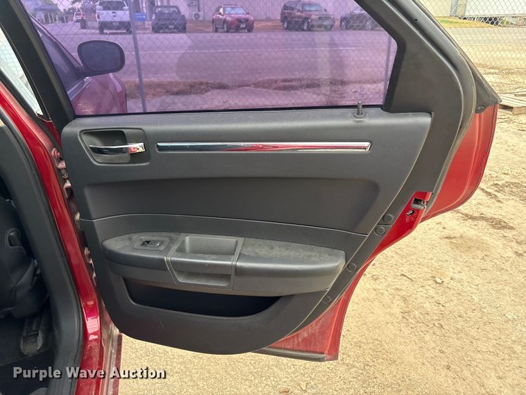 image for item ED5829 2010 Chrysler 300 