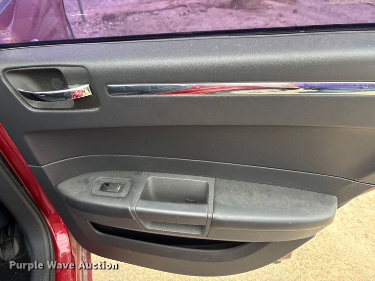 image for item ED5829 2010 Chrysler 300 