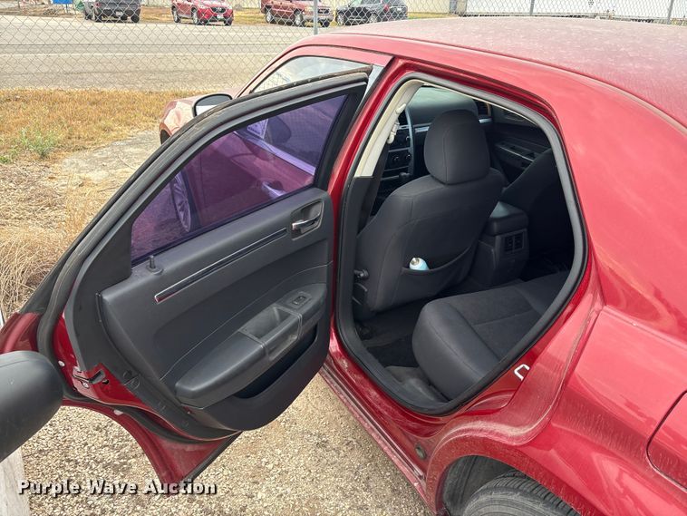 image for item ED5829 2010 Chrysler 300 