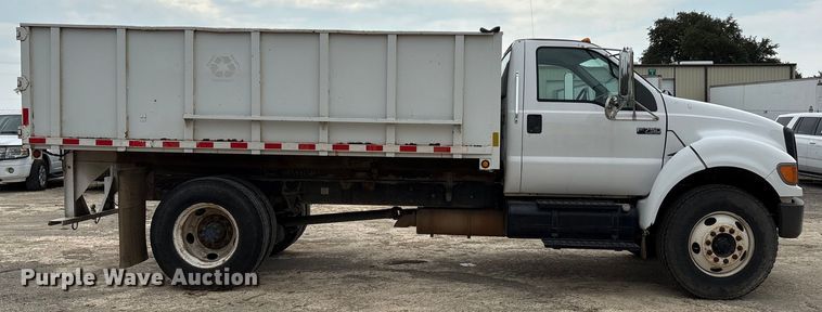 image for item ED5835 2004 Ford F750 dump truck