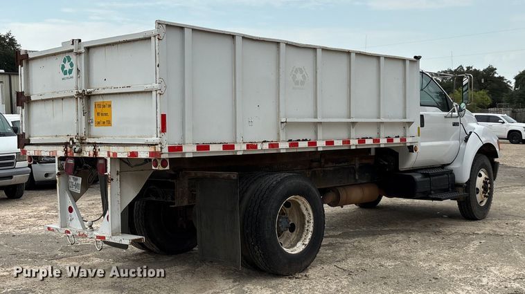 image for item ED5835 2004 Ford F750 dump truck