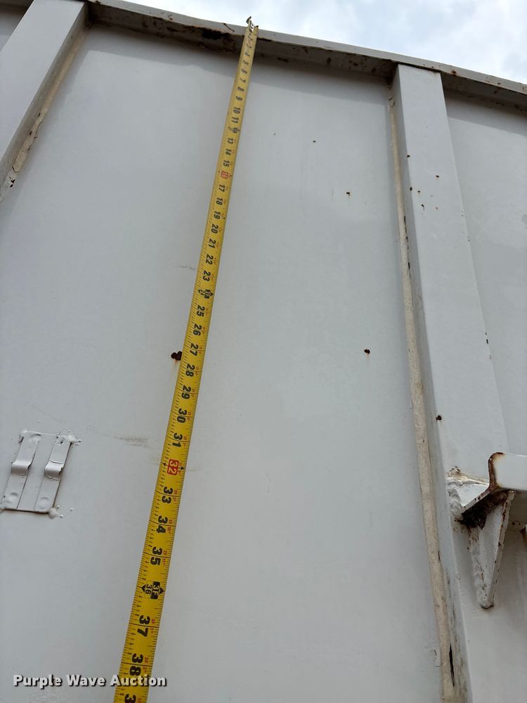 image for item ED5835 2004 Ford F750 dump truck