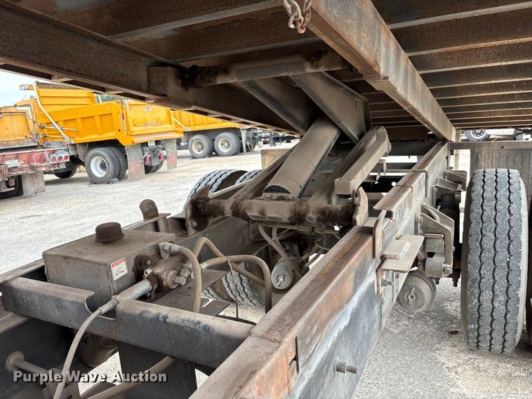 image for item ED5835 2004 Ford F750 dump truck