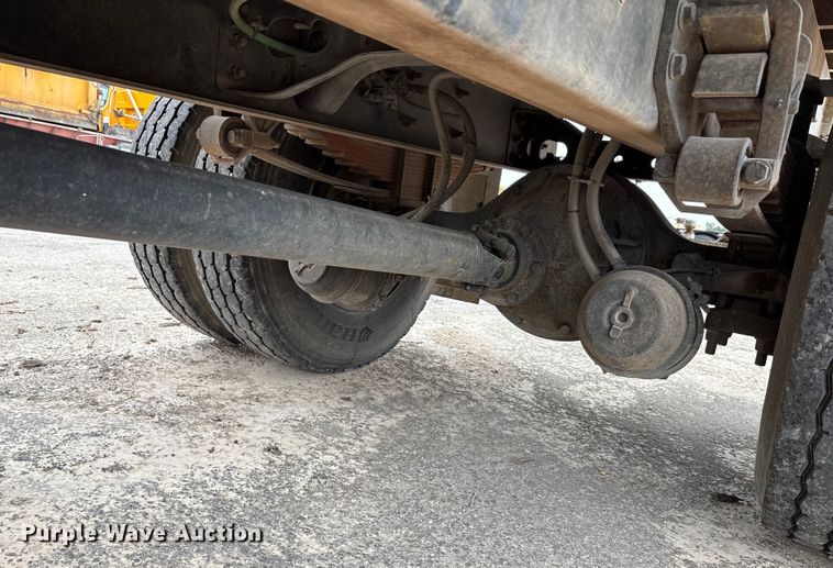 image for item ED5835 2004 Ford F750 dump truck