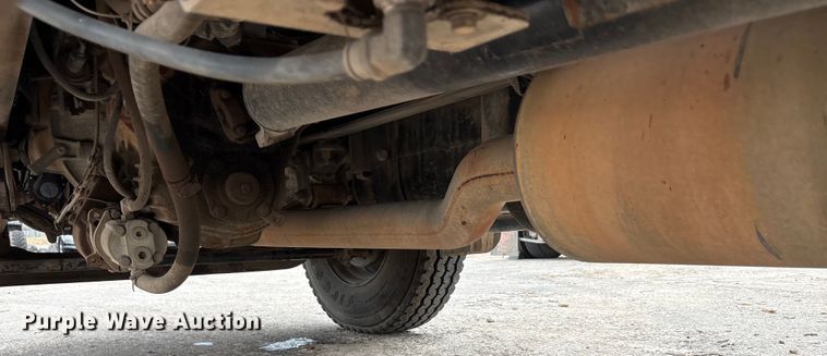 image for item ED5835 2004 Ford F750 dump truck