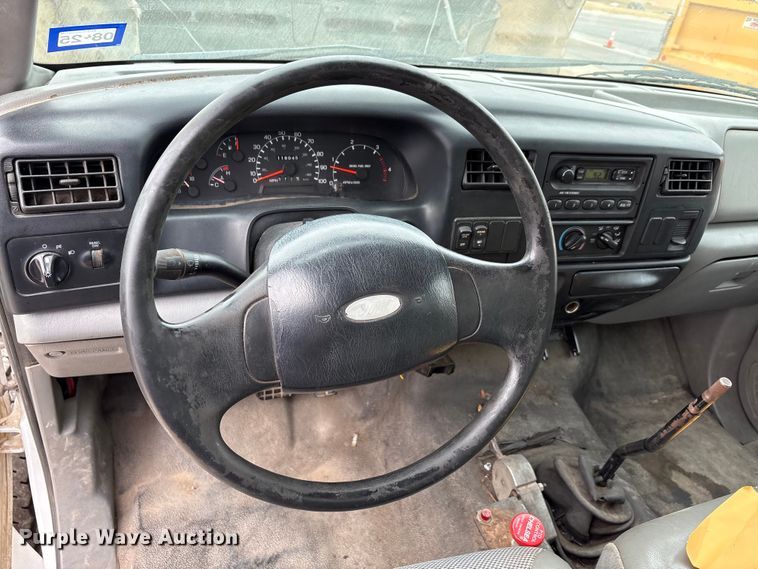 image for item ED5835 2004 Ford F750 dump truck