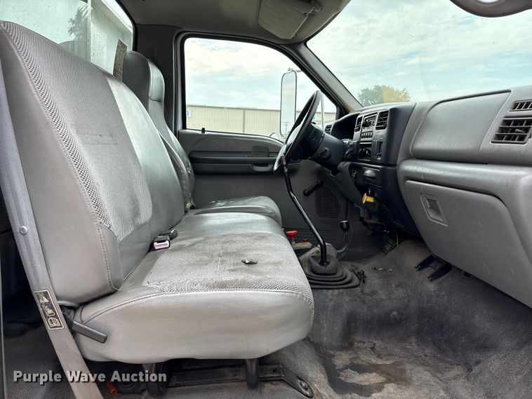 image for item ED5835 2004 Ford F750 dump truck