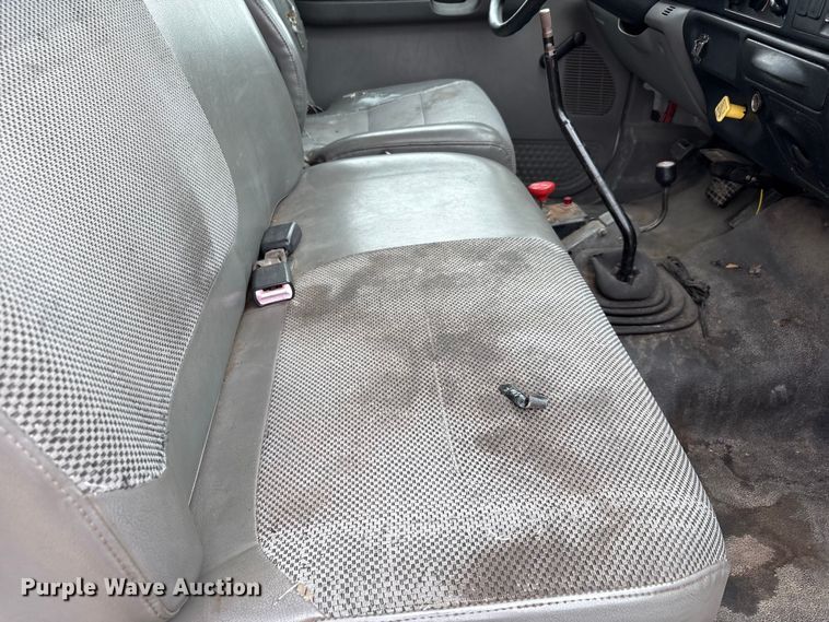 image for item ED5835 2004 Ford F750 dump truck