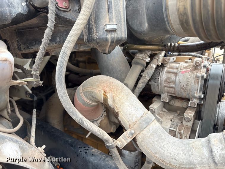 image for item ED5835 2004 Ford F750 dump truck