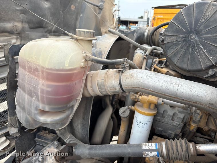 image for item ED5835 2004 Ford F750 dump truck