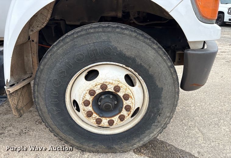 image for item ED5835 2004 Ford F750 dump truck