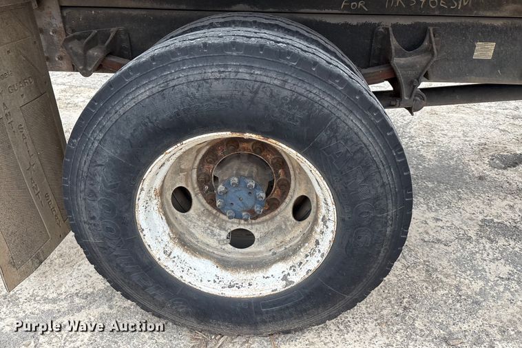 image for item ED5835 2004 Ford F750 dump truck