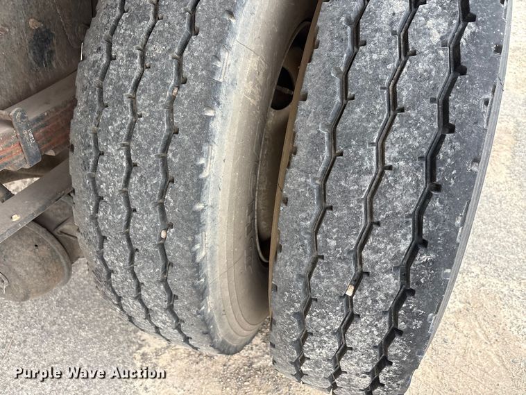 image for item ED5835 2004 Ford F750 dump truck