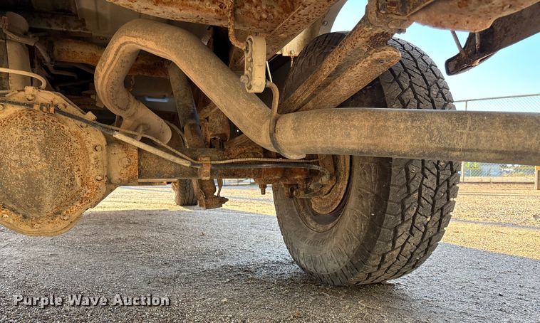 image for item EE4064 2004 Chevrolet Silverado 2500HD pickup truck