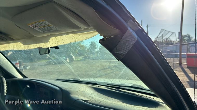 image for item EE4064 2004 Chevrolet Silverado 2500HD pickup truck