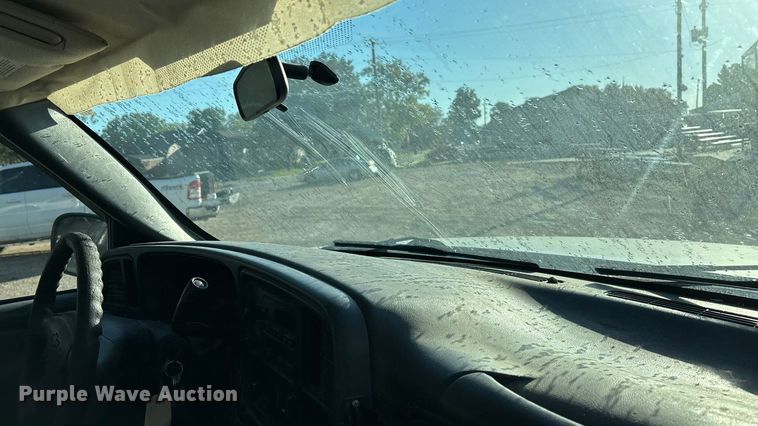 image for item EE4064 2004 Chevrolet Silverado 2500HD pickup truck