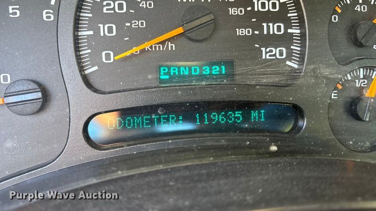 image for item EE4064 2004 Chevrolet Silverado 2500HD pickup truck