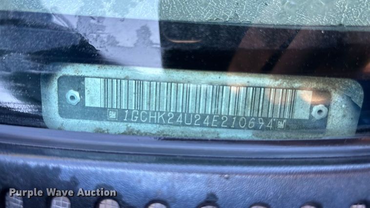 image for item EE4064 2004 Chevrolet Silverado 2500HD pickup truck