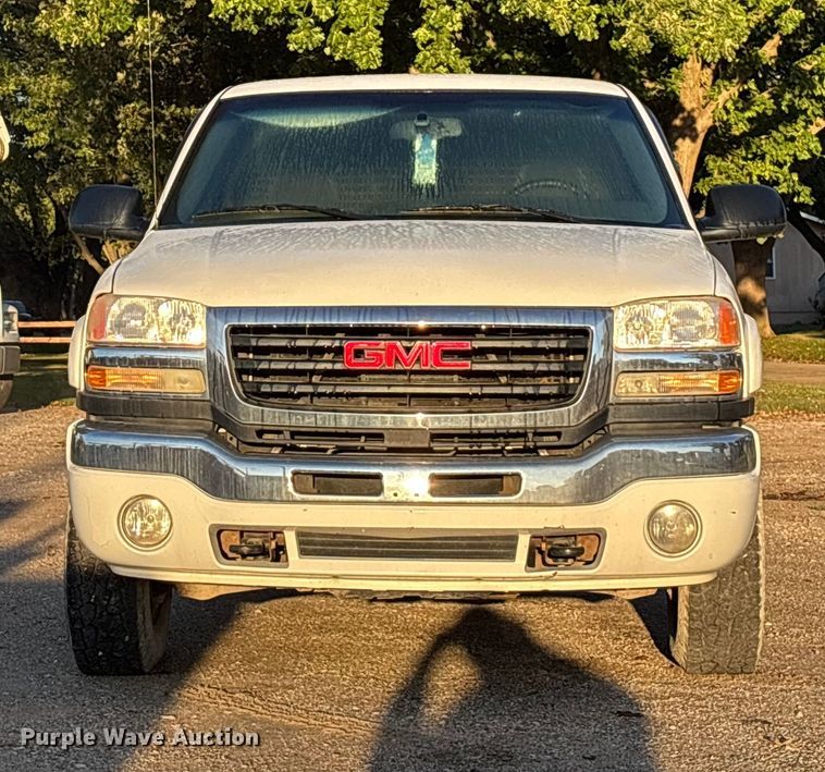 image for item EE4065 2006 GMC Sierra 2500HD pickup truck