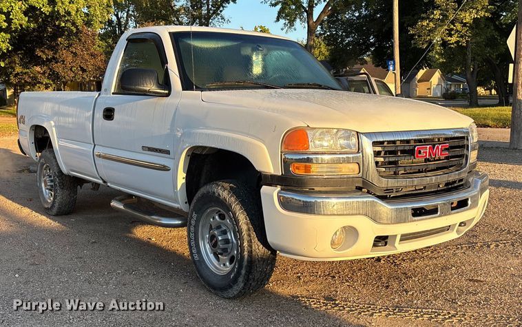 image for item EE4065 2006 GMC Sierra 2500HD pickup truck