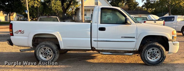 image for item EE4065 2006 GMC Sierra 2500HD pickup truck