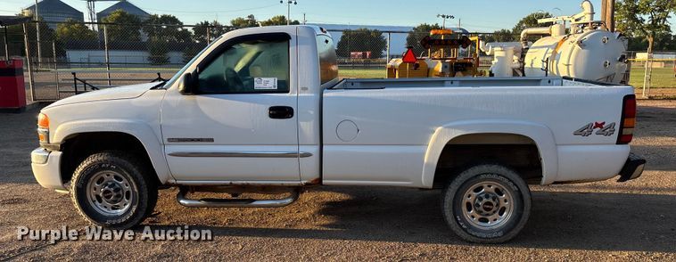 image for item EE4065 2006 GMC Sierra 2500HD pickup truck