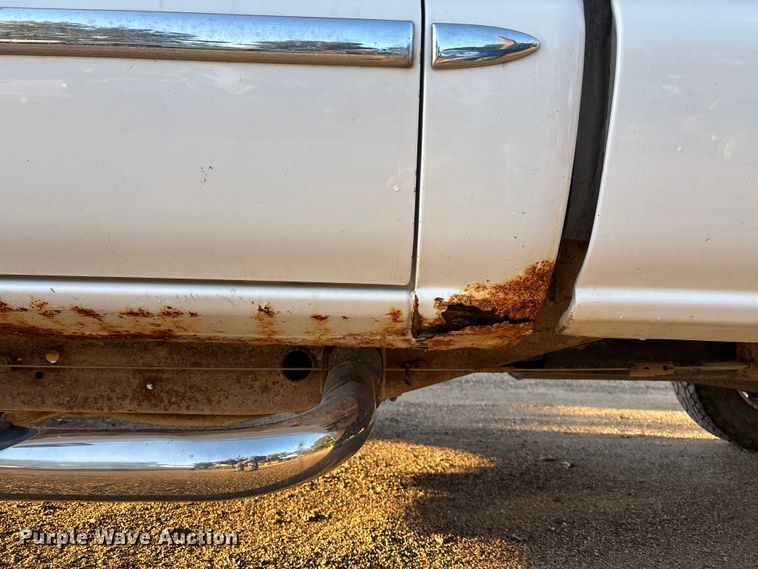 image for item EE4065 2006 GMC Sierra 2500HD pickup truck