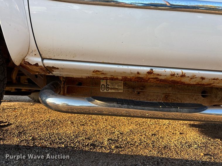 image for item EE4065 2006 GMC Sierra 2500HD pickup truck