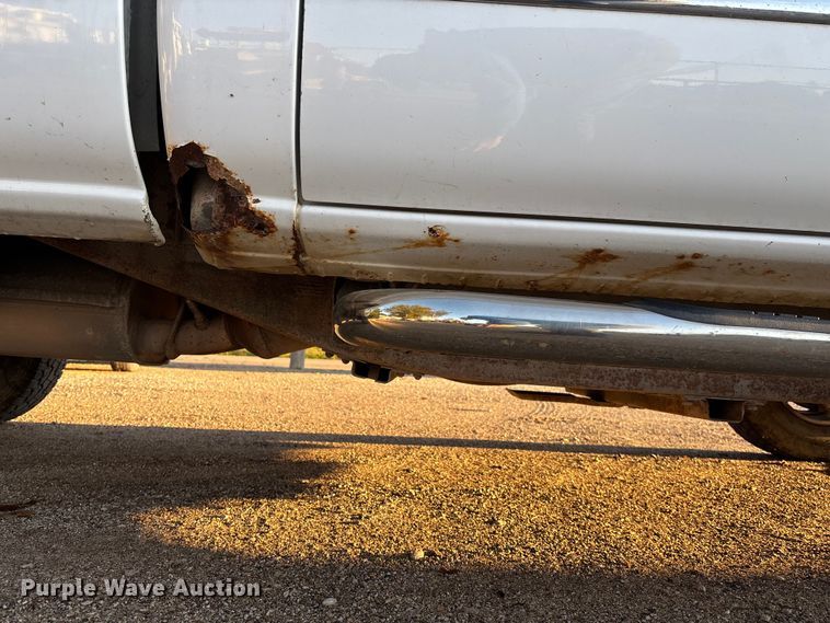 image for item EE4065 2006 GMC Sierra 2500HD pickup truck