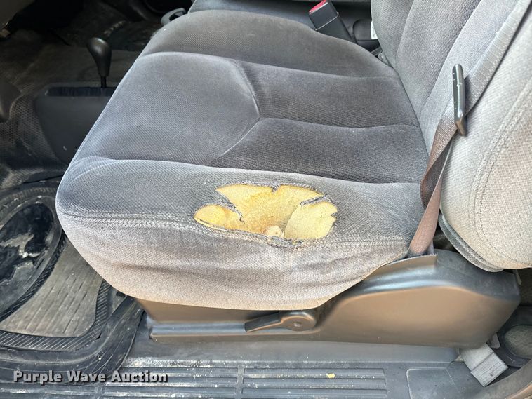 image for item EE4065 2006 GMC Sierra 2500HD pickup truck