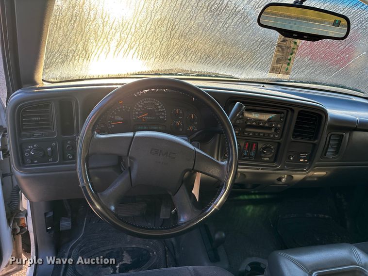 image for item EE4065 2006 GMC Sierra 2500HD pickup truck