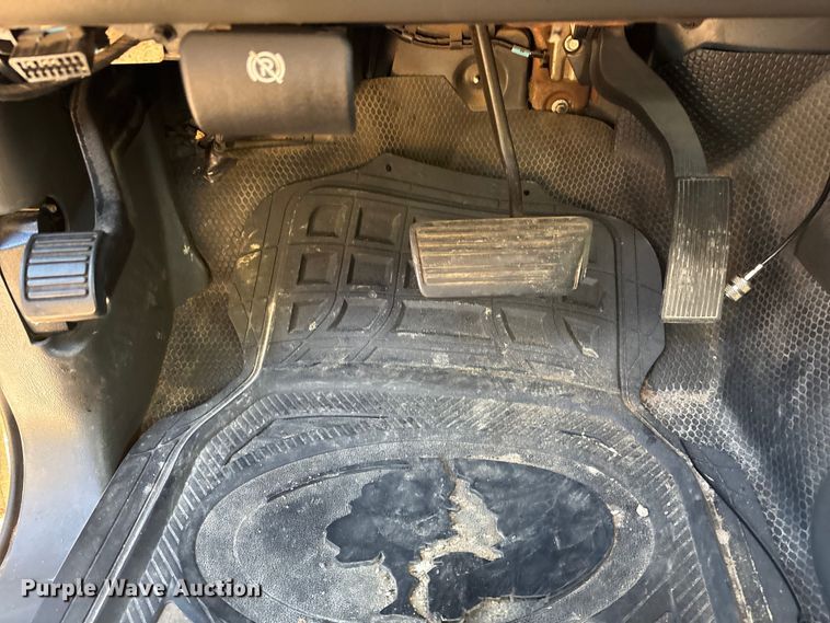 image for item EE4065 2006 GMC Sierra 2500HD pickup truck